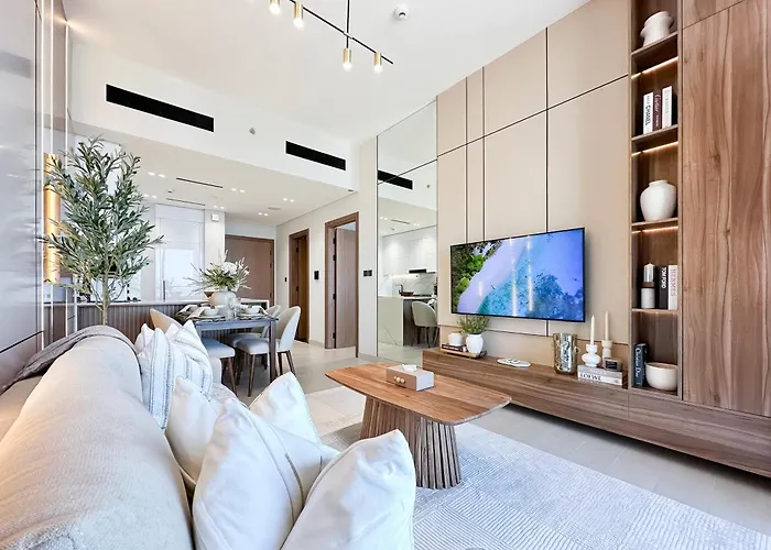 Trophy-Cultivate Retreat With Statement Design