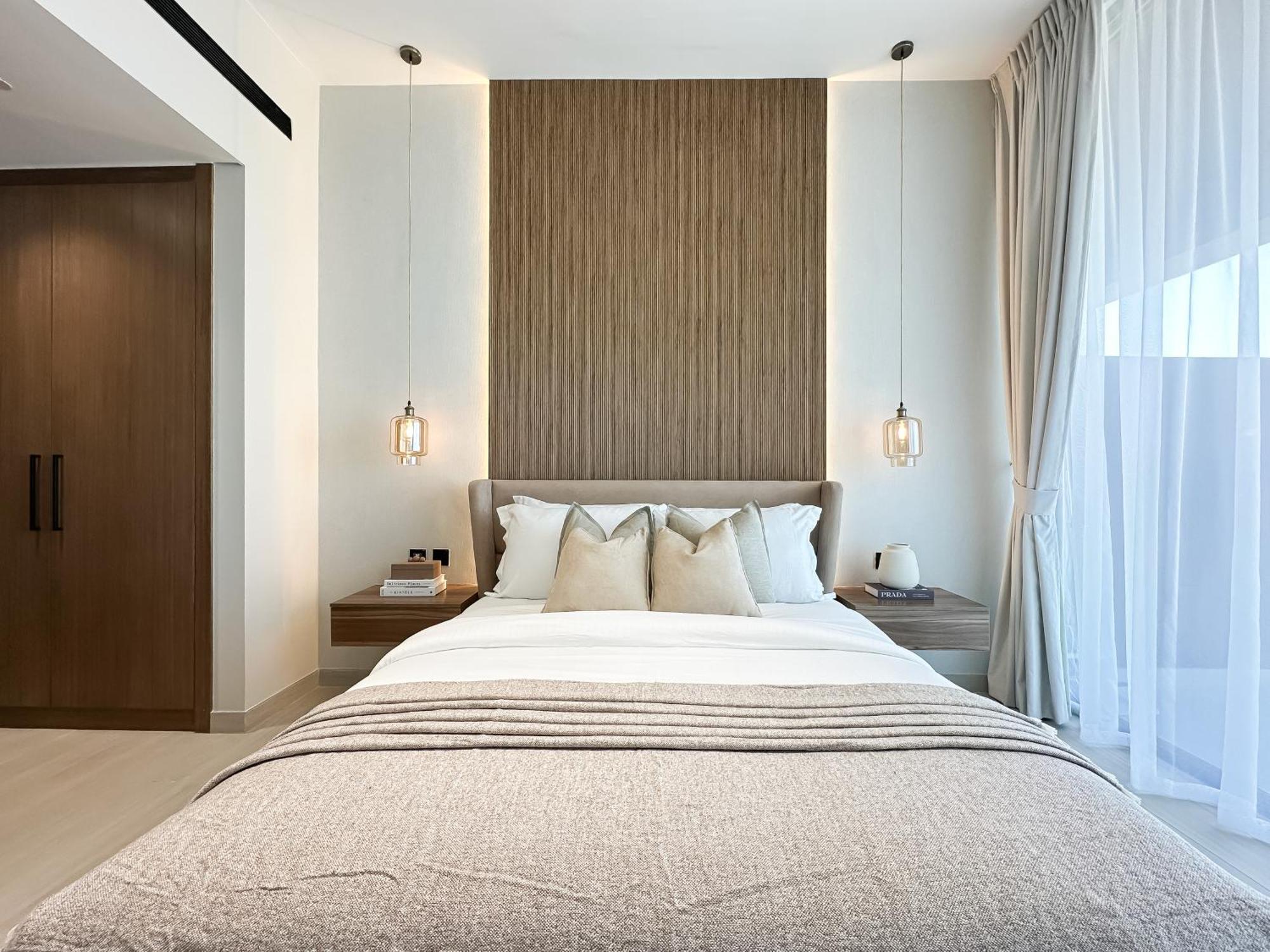 Apartment Trophy-cultivate Retreat With Statement Design *