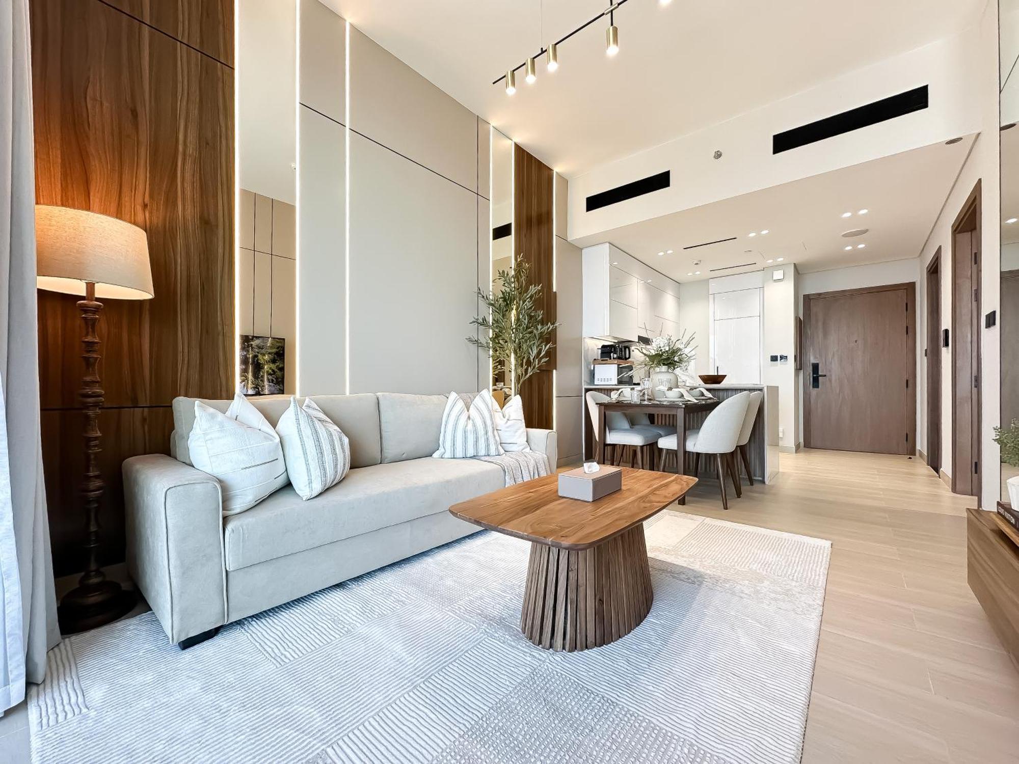 Trophy-cultivate Retreat With Statement Design Apartment *