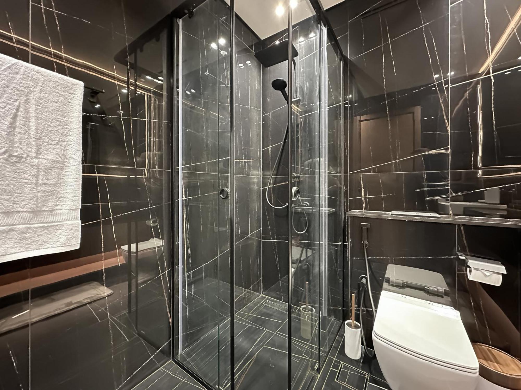 Trophy-cultivate Retreat With Statement Design Apartment Dubai