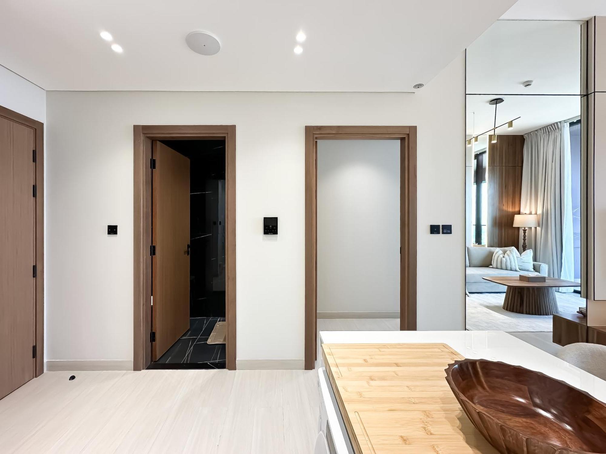 Apartment Trophy-cultivate Retreat With Statement Design