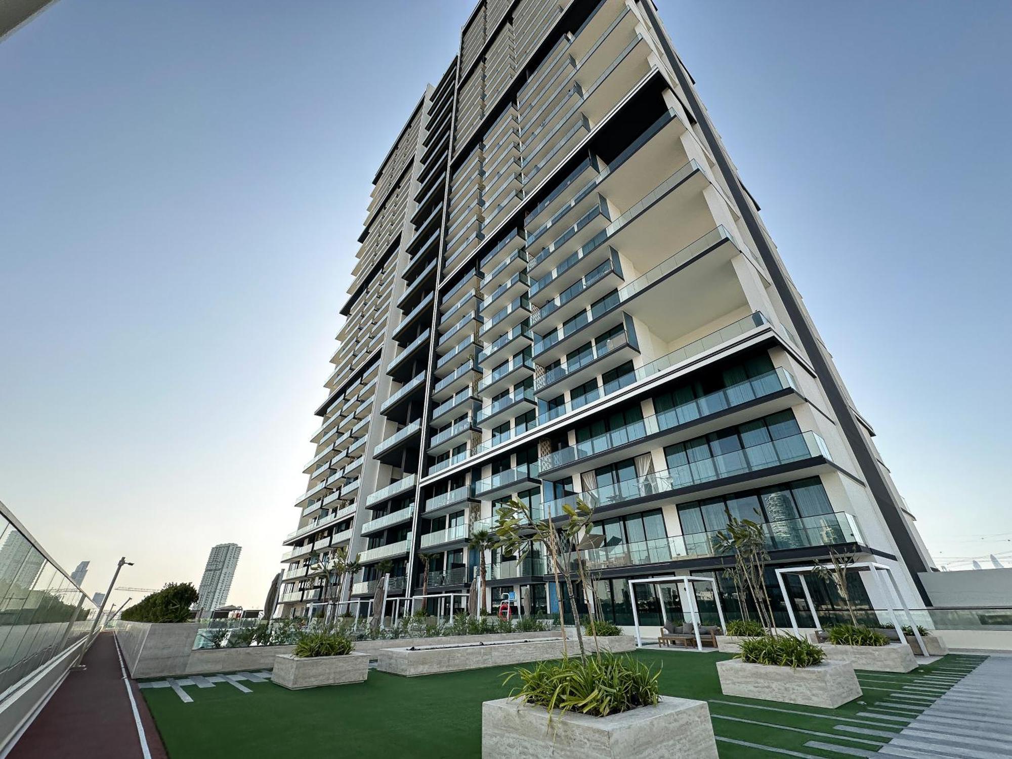 Trophy-cultivate Retreat With Statement Design Apartment Dubai